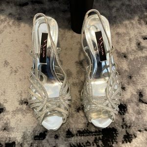 Nina Fonda Glitter Silver Strappy Slingback Heels Size 6.5M